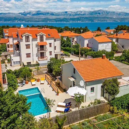 Family Friendly House With A Swimming Pool Supetar, Brac - 23813 Hébergement de vacances *