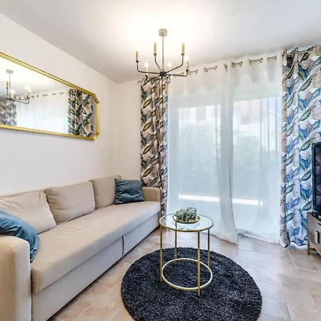 Dom wakacyjny Family Friendly House With A Swimming Pool Supetar, Brac - 23813 Supetar