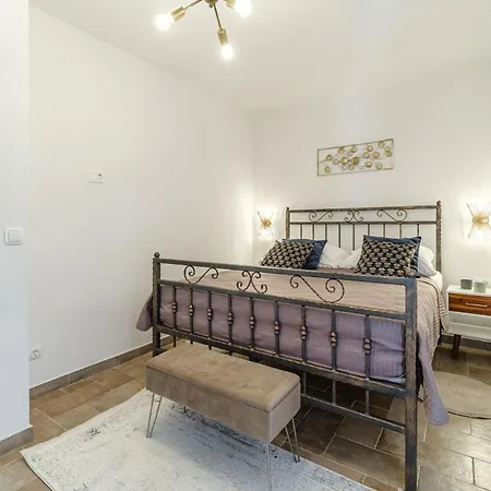 Dom wakacyjny Family Friendly House With A Swimming Pool Supetar, Brac - 23813