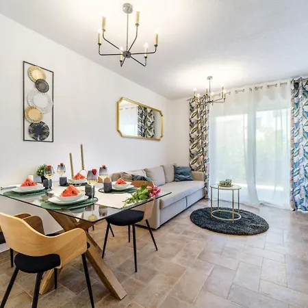 Family Friendly House With A Swimming Pool Supetar, Brac - 23813 Dom wakacyjny *
