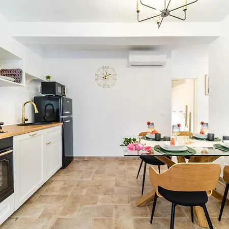 Hébergement de vacances Family Friendly House With A Swimming Pool Supetar, Brac - 23813