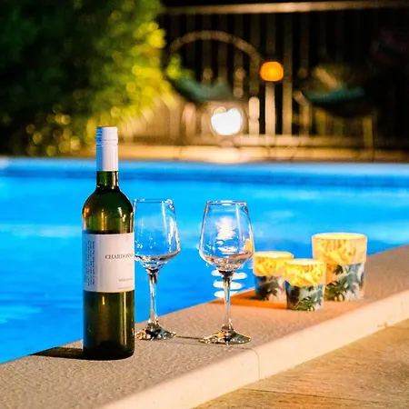 Family Friendly House With A Swimming Pool Supetar, Brac - 23813 Dom wakacyjny